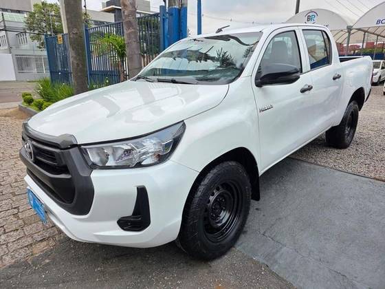 TOYOTA HILUX 2.8 D-4D TURBO DIESEL CD POWER PACK 4X4 MANUAL TOYOTA HILUX 2.8 D-4D TURBO DIESEL CD POWER PACK 4X4 MANUAL